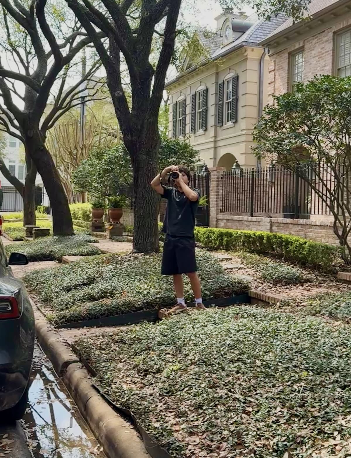 Aaron Burban shooting a Houston listing